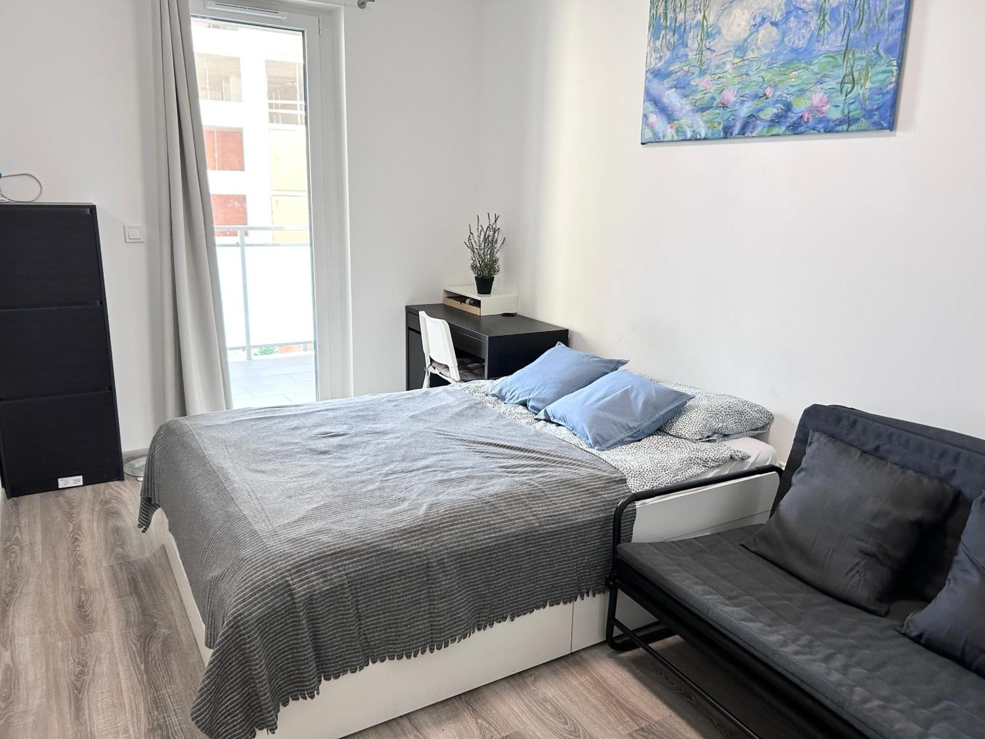 Downtown Family Haven: Modern 3BR with Balcony and Parking Apartment Budapest Exterior photo